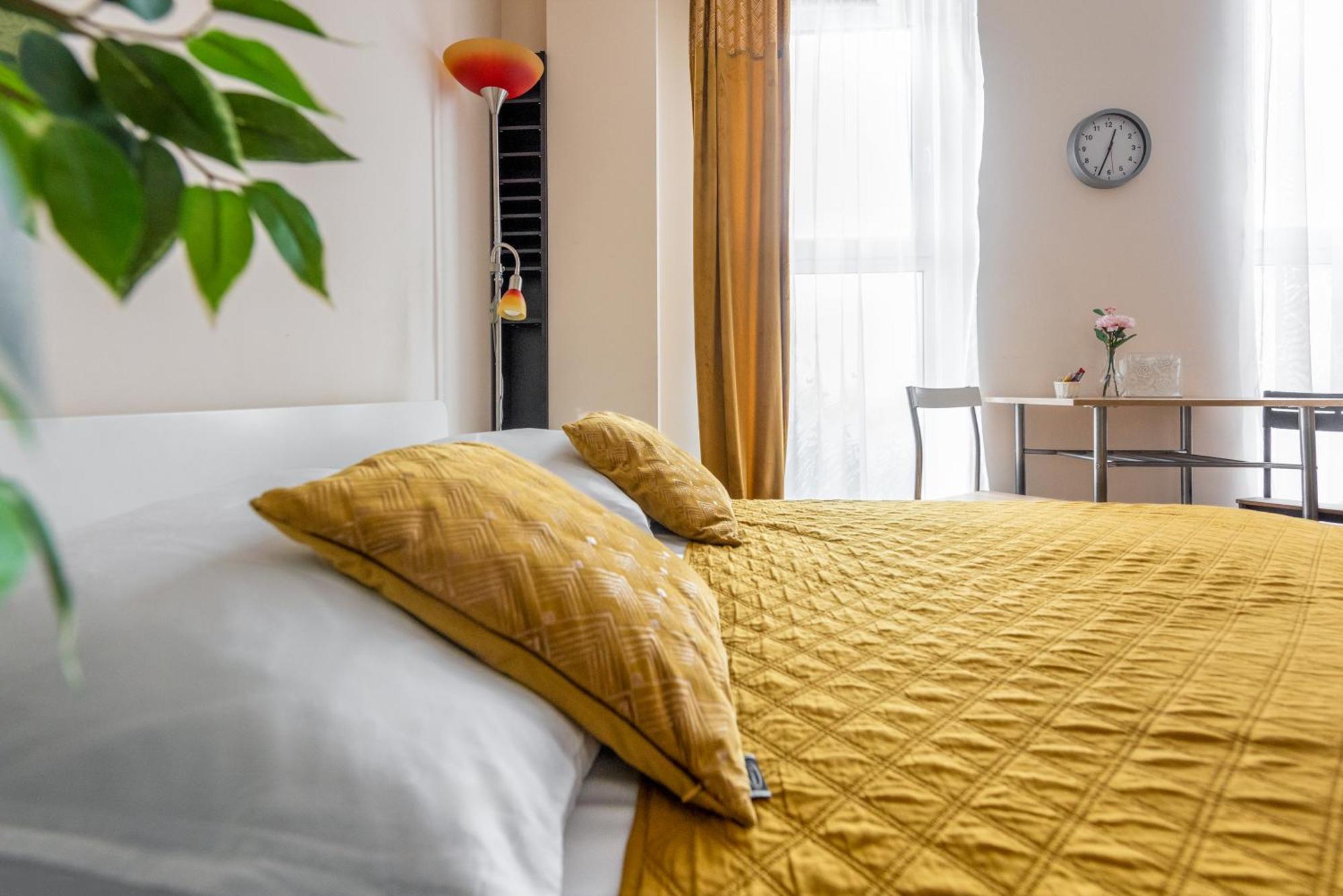 Cozy Modern Apartment Astoria Magic Orange Old Town คราคูฟ ภายนอก รูปภาพ