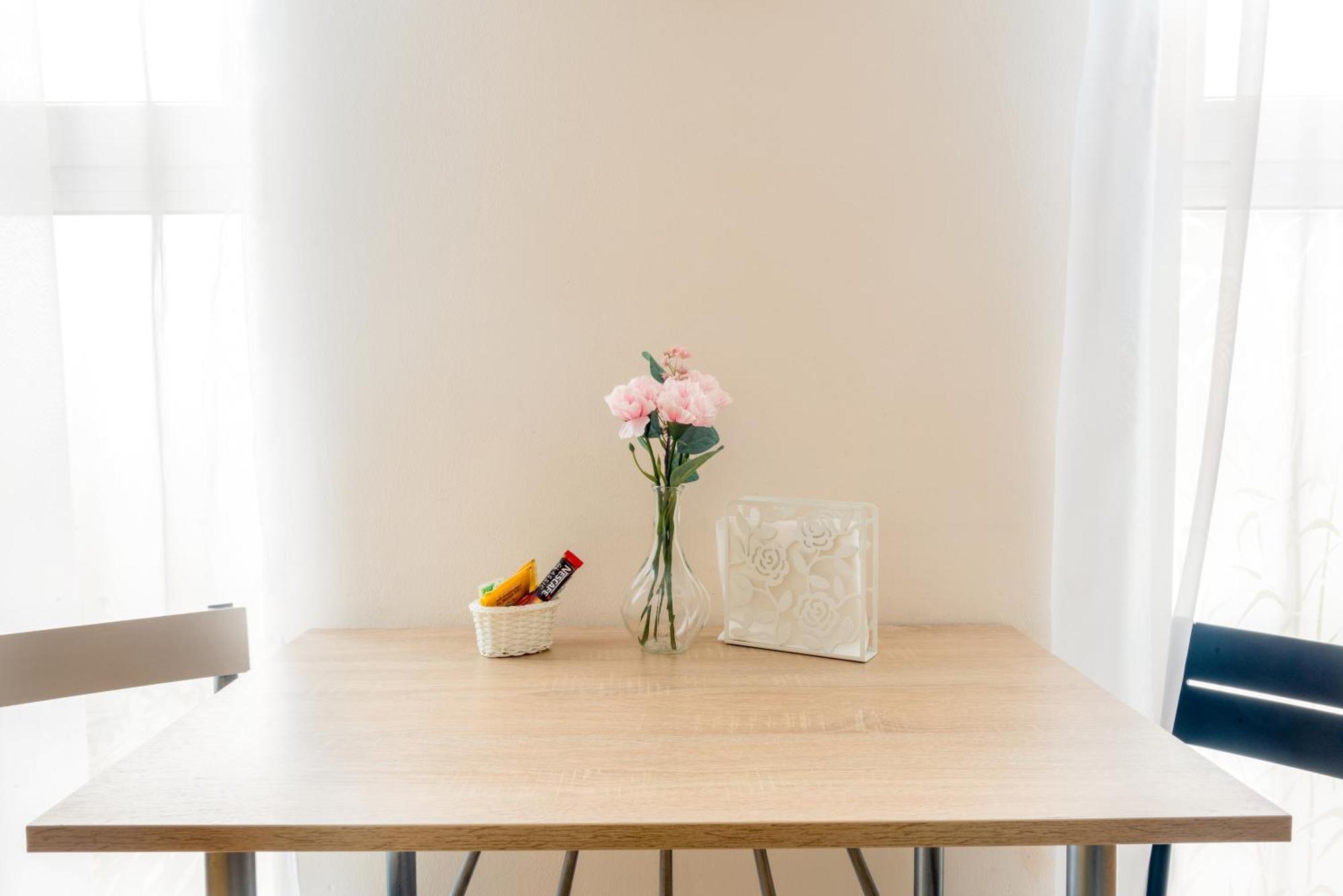 Cozy Modern Apartment Astoria Magic Orange Old Town คราคูฟ ภายนอก รูปภาพ