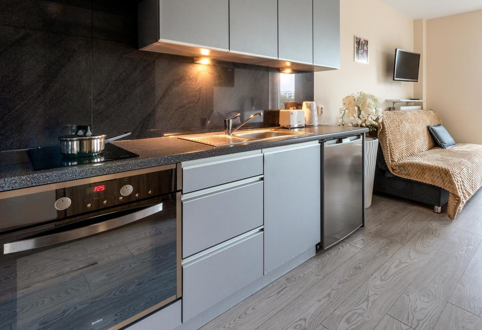 Cozy Modern Apartment Astoria Magic Orange Old Town คราคูฟ ภายนอก รูปภาพ